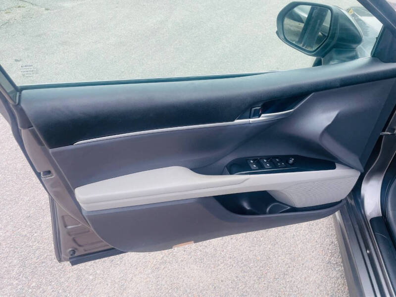 2018 Toyota Camry SE