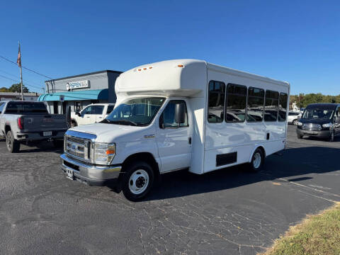 2017 Ford E-Series E-450 SD