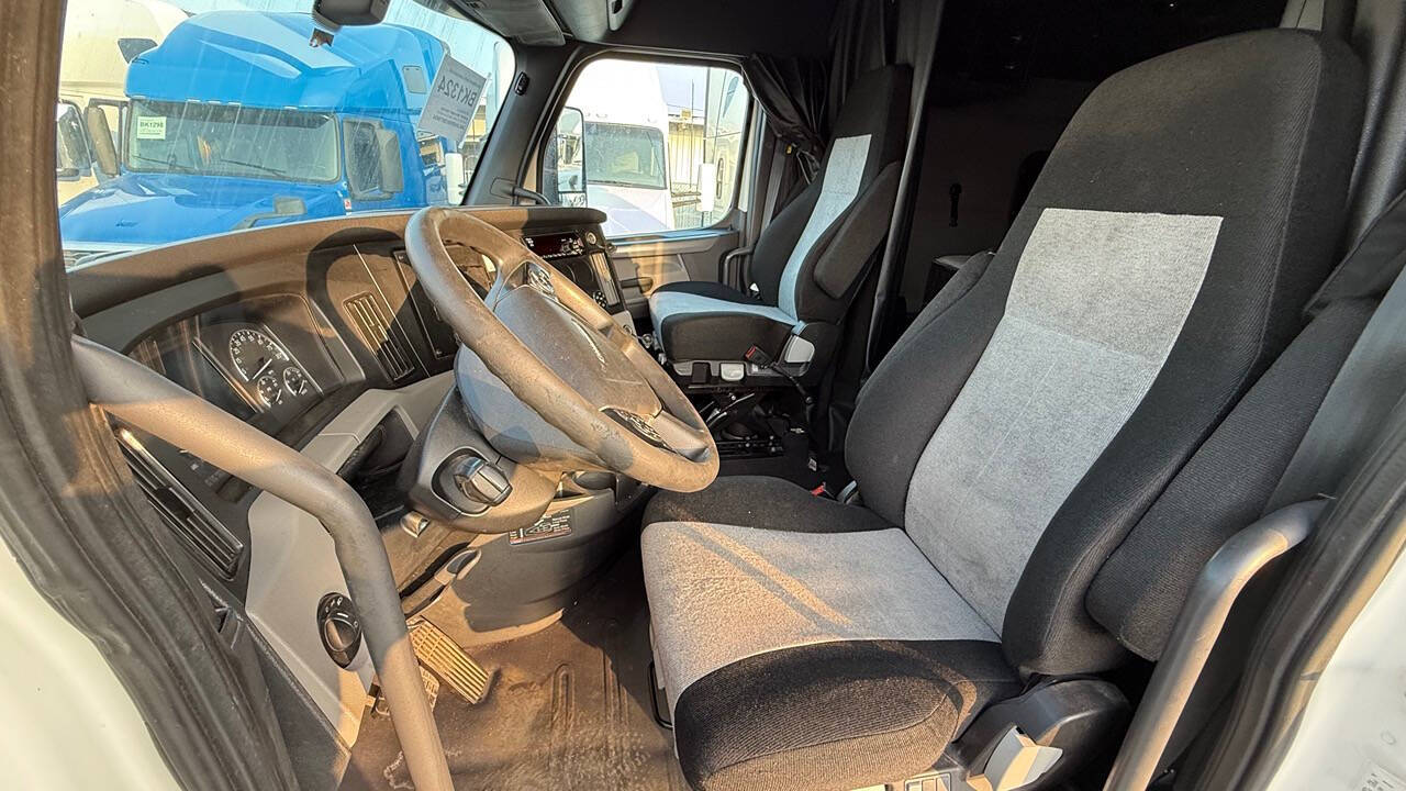 2019 Freightliner Cascadia for sale at KING TRUCK TRAILER SALES in Bakersfield, CA