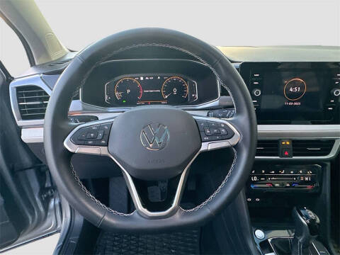 2025 Volkswagen Taos SEL 4Motion