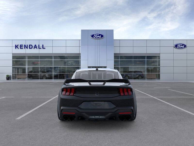 2025 Ford Mustang Dark Horse