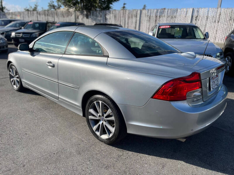 2011 Volvo C70 T5