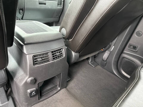 2015 Nissan Titan