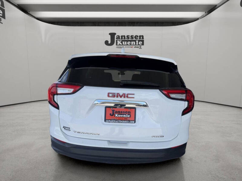 2024 GMC Terrain SLE