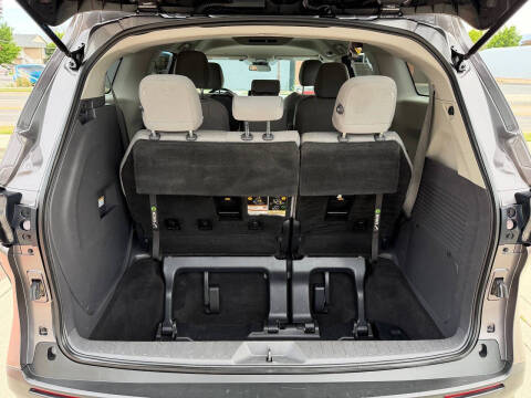 2021 Toyota Sienna LE 8-Passenger