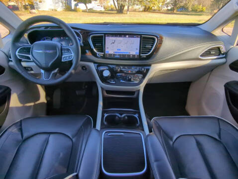 2023 Chrysler Pacifica Plug-In Hybrid Limited