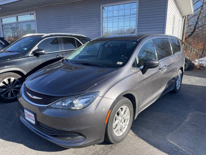 2020 Chrysler Voyager's photo