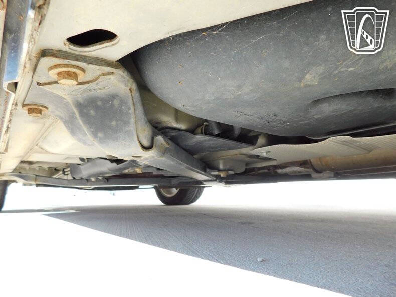 2004 Ford Thunderbird Deluxe