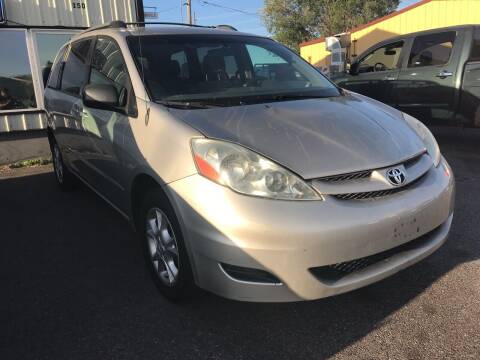 2006 Toyota Sienna for sale at BELOW BOOK AUTO SALES in Idaho Falls ID