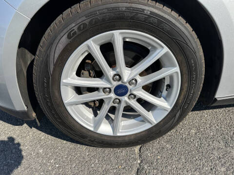 2017 Ford Focus SE