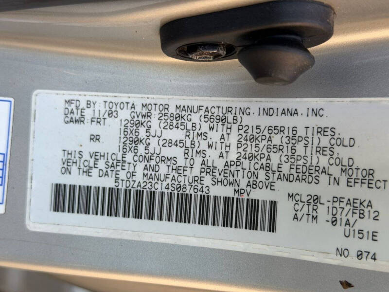 2004 Toyota Sienna LE 7 Passenger