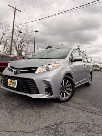 2018 Toyota Sienna LE 7-Passenger