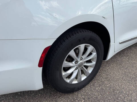 2017 Chrysler Pacifica Touring Plus