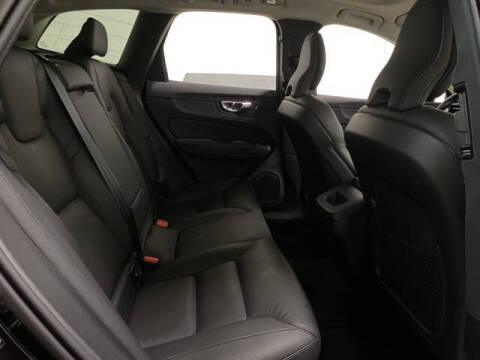 2025 Volvo XC60 B5 Plus Dark Theme