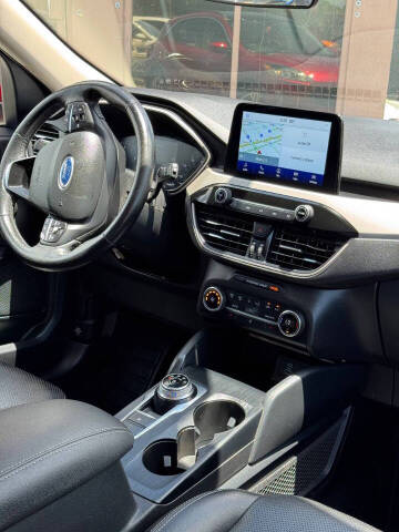 2020 Ford Escape SEL