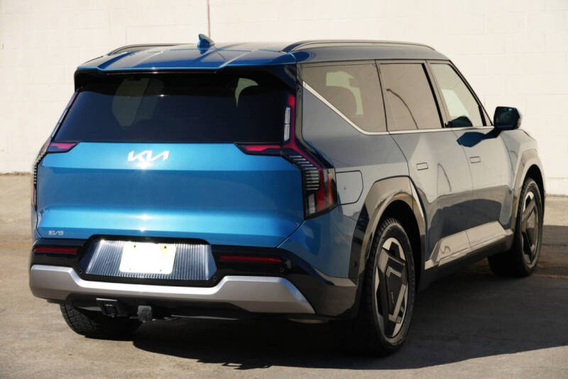 2024 Kia EV9 Land