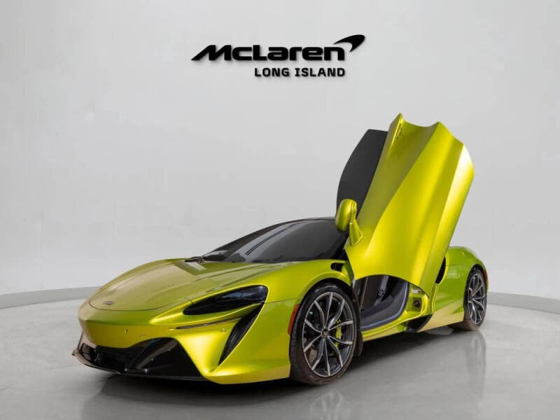 2023 McLaren Artura
