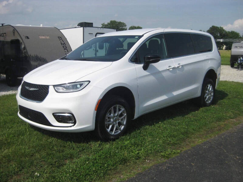 2024 Chrysler Pacifica Touring