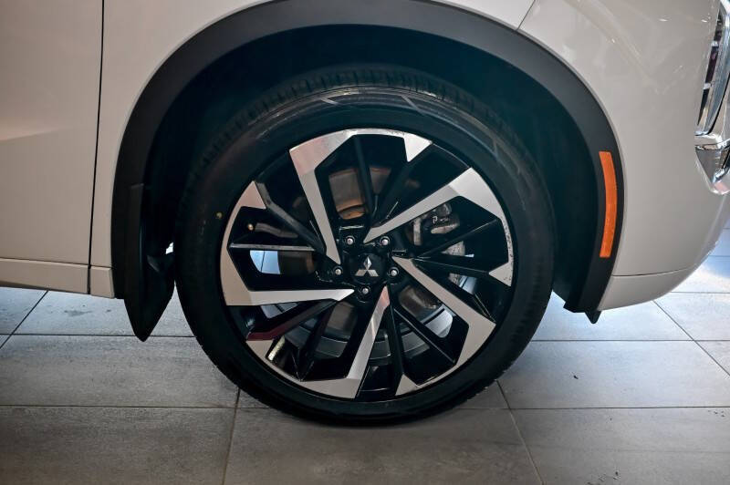 2023 Mitsubishi Outlander PHEV 40th Anniversary