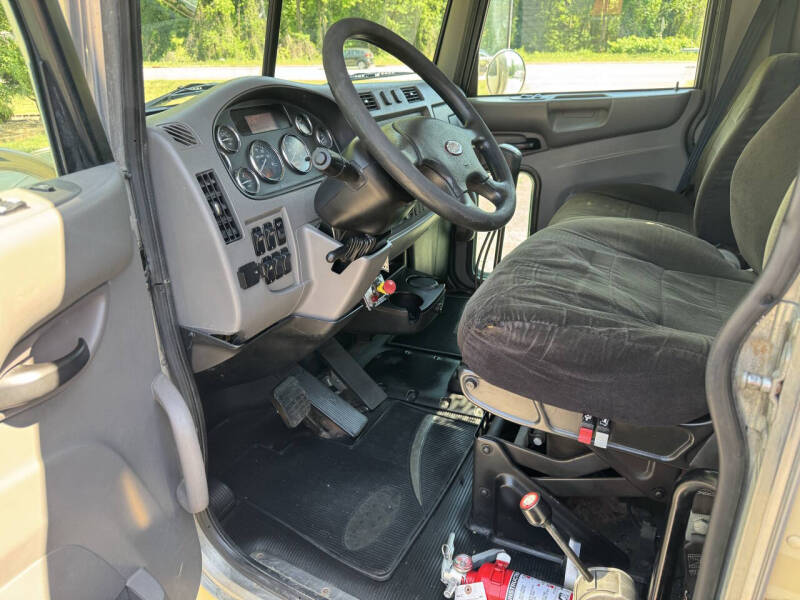 2010 Peterbilt 337