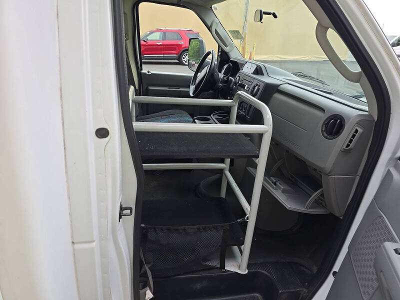 2012 Ford E-Series E-350 SD