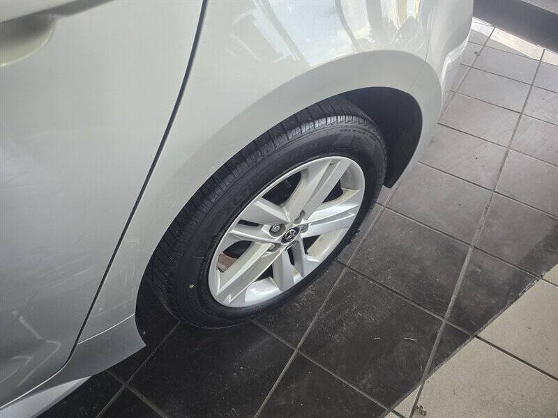 2020 Toyota Corolla Hatchback SE