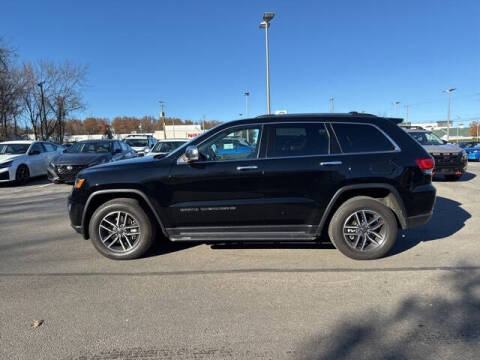 2022 Jeep Grand Cherokee WK for sale at Auto Center of Columbus in Columbus OH