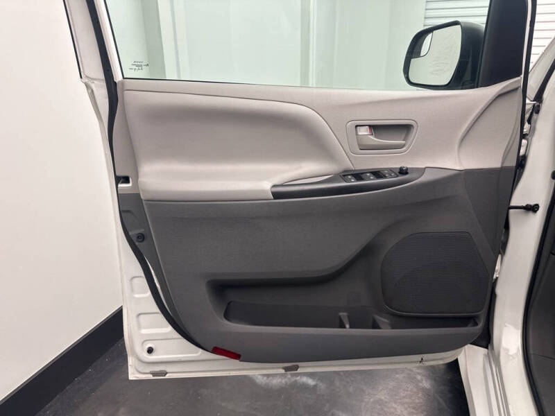 2019 Toyota Sienna L 7-Passenger