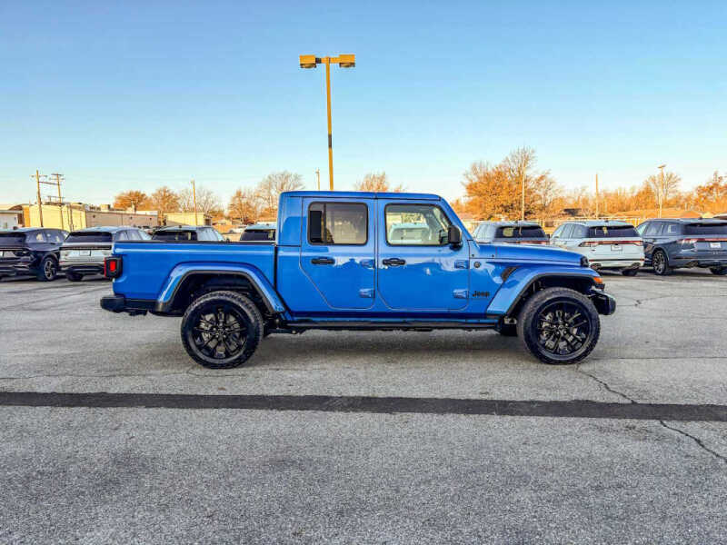 2025 Jeep Gladiator NightHawk