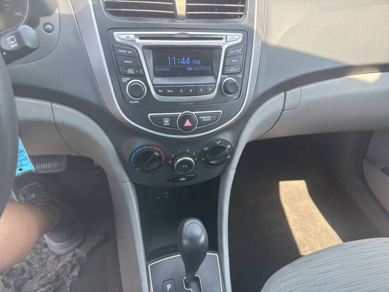2016 Hyundai Accent SE