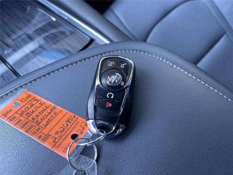 2023 Buick Enclave Essence