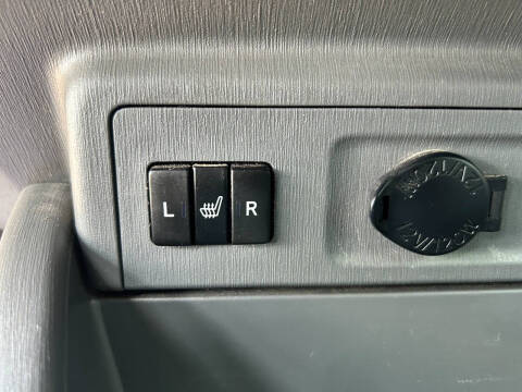 2013 Toyota Prius v Five