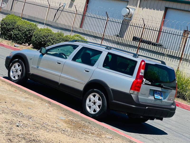 2004 Volvo XC70