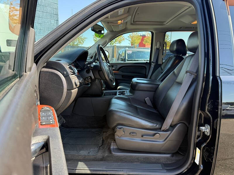 2012 Chevrolet Avalanche LT