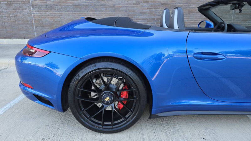 2017 Porsche 911 Carrera GTS