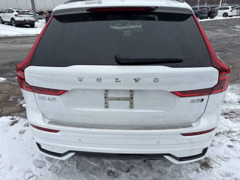 2026 Volvo XC60 B5 Plus