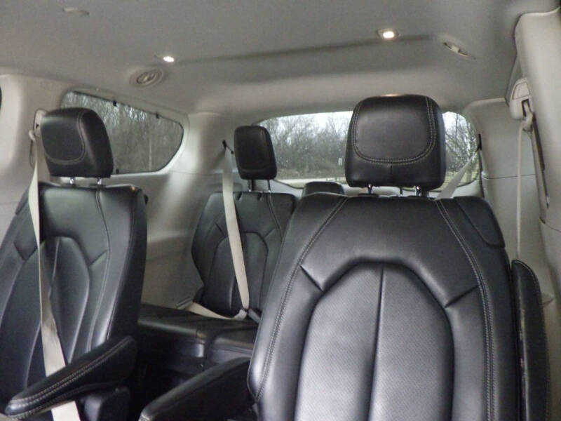 2022 Chrysler Pacifica Touring L