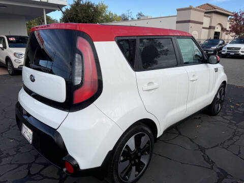 2016 Kia Soul +