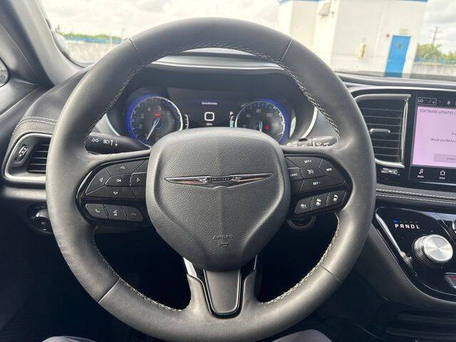 2024 Chrysler Pacifica Touring