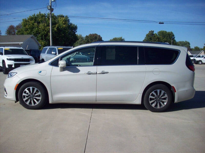 Used 2021 Chrysler Pacifica Hybrid Touring L with VIN 2C4RC1L75MR540730 for sale in Kansas City