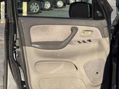 2003 Toyota Sequoia SR5