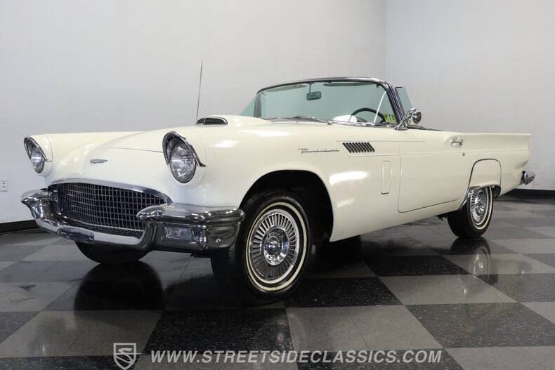 1957 Ford Thunderbird