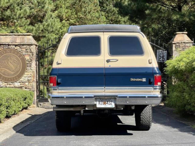 1988 GMC Suburban's photo