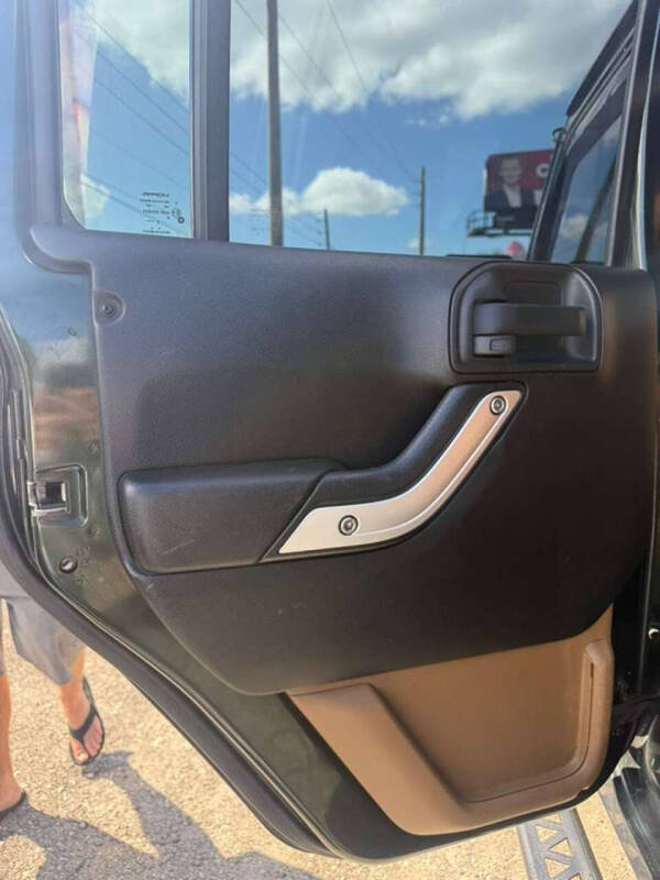 2011 Jeep Wrangler Unlimited Sahara