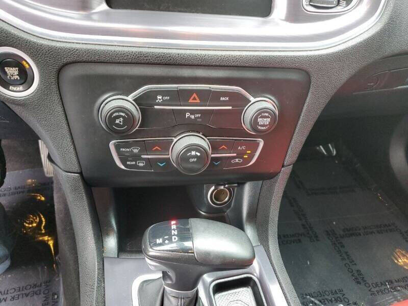 2015 Dodge Charger SE