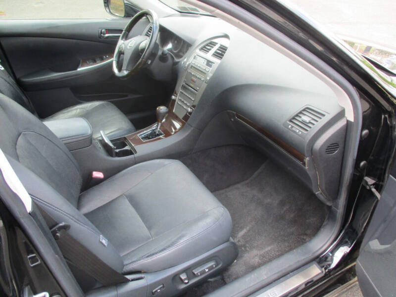 2011 Lexus ES 350 photo 6