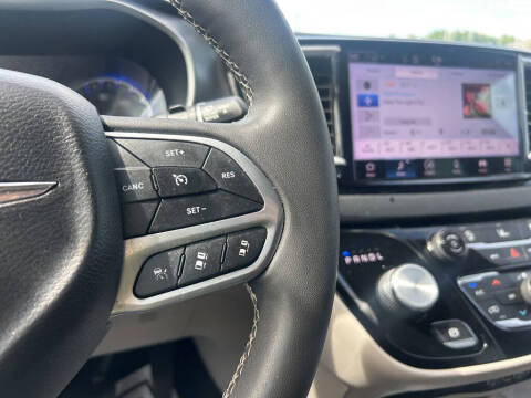 2022 Chrysler Pacifica Touring L