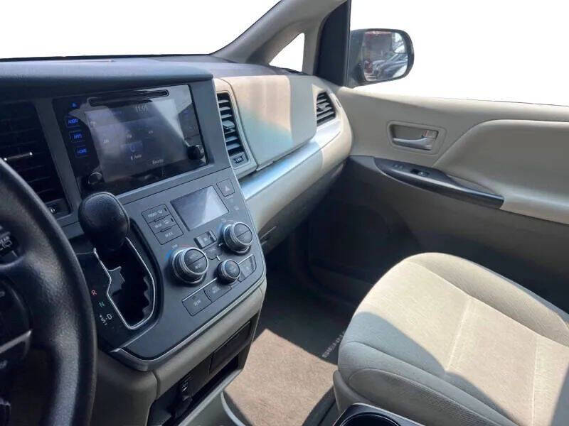 2015 Toyota Sienna