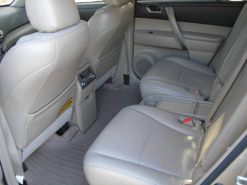 2010 Toyota Highlander SE