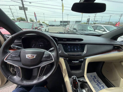 2017 Cadillac XT5 Luxury